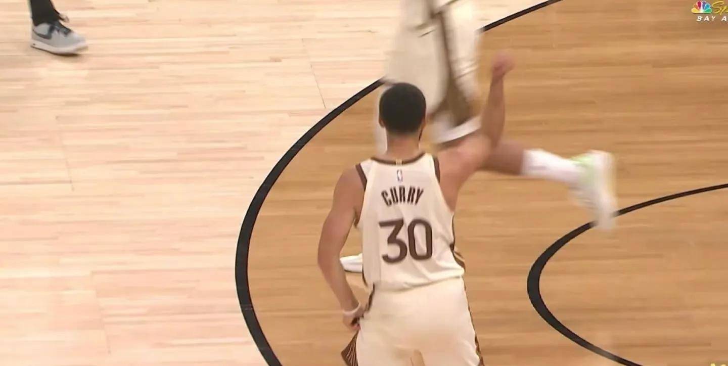 包含赛地聚焦——NBA总决赛今晨热度飙升,波特兰开拓者手感冰凉,压力陡增,赛程密集仍需轮换的词条 包含赛地聚焦——NBA总决赛今晨热度飙升,波特兰开拓者手感冰凉,压力陡增,赛程密集仍需轮换的词条